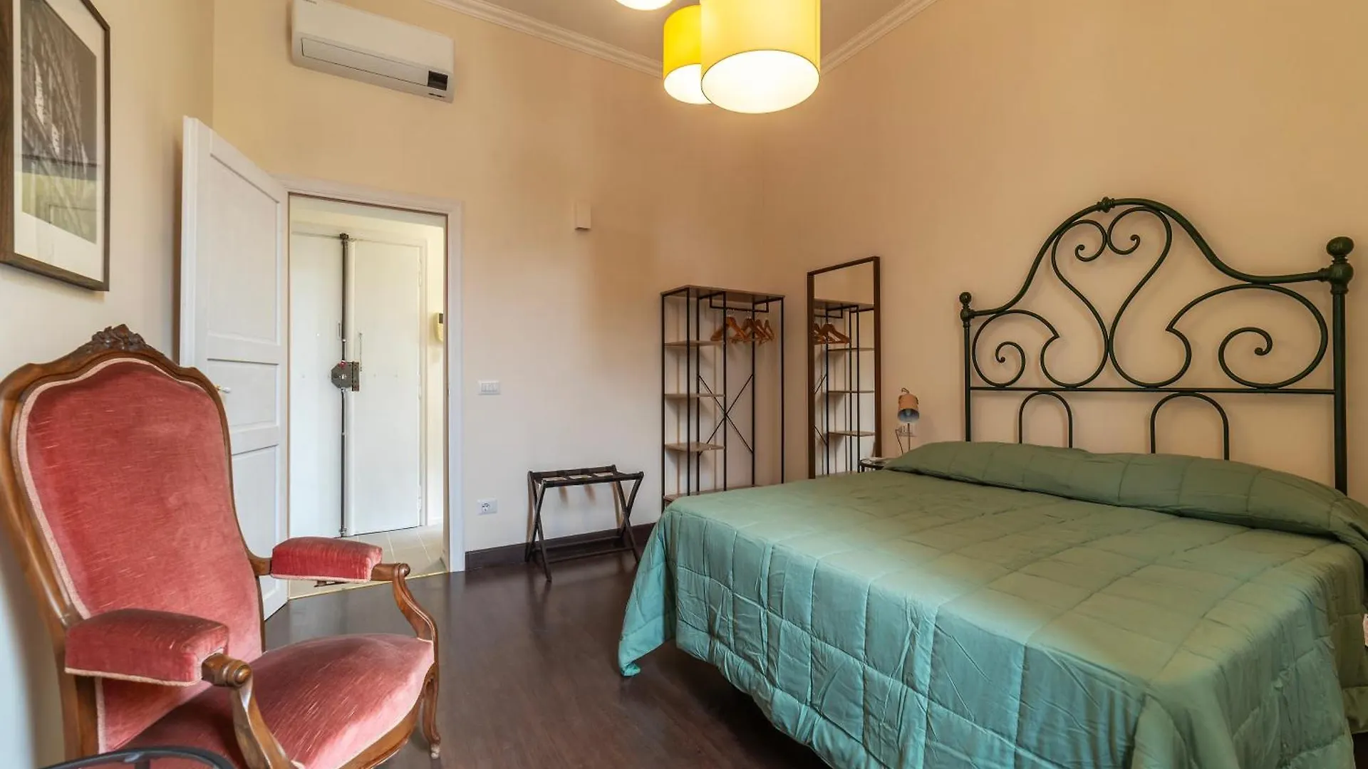 Colosseo & San Clemente Apartment Rome Italy
